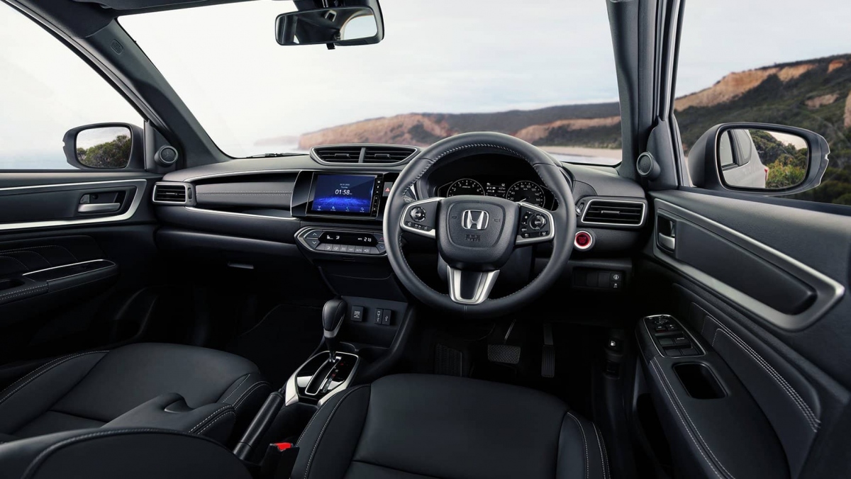 Tiện nghi tạm đủ dùng, nhưng điểm sáng của BR-V là gói trang bị an toàn Honda Sensing.