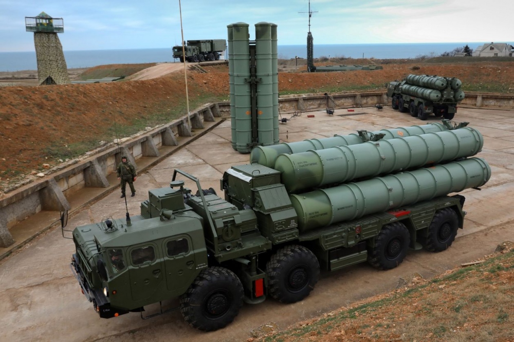 Tổ hợp phòng không S-400 của Nga ở Crimea. Ảnh: TASS