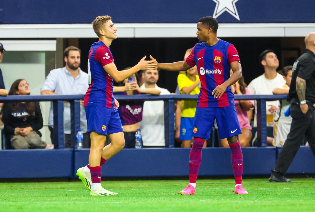 Niềm vui chiến thắng của các cầu thủ Barca. 