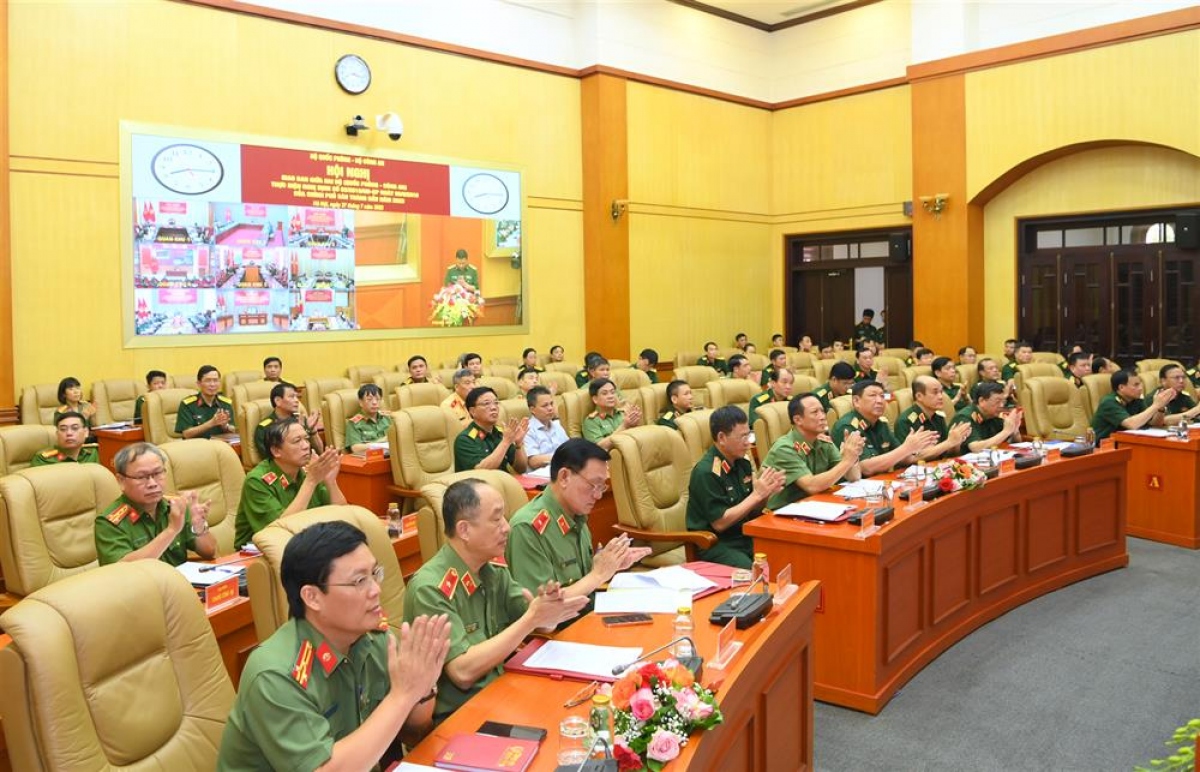 Các đại biểu tham dự hội nghị.