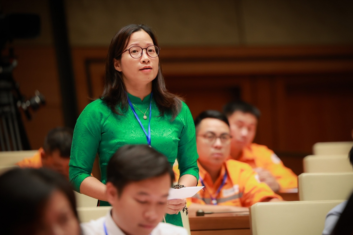 Bà Hoàng Thị Nguyệt Thu