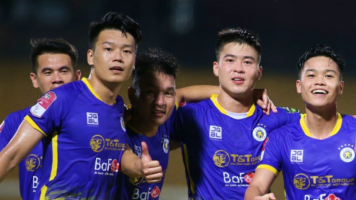 Duy Mạnh và Thành Chung trở lại tập luyện cùng toàn đội, sẵn sàng đại chiến với Nam Định tại vòng 3 giai đoạn 2 V-League 2023. (Ảnh: VPF)