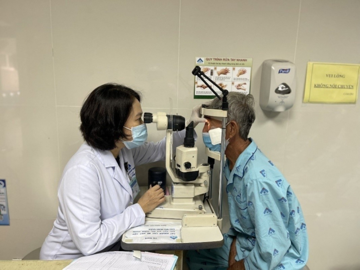 50 đối tượng chính sách sẽ được Bệnh viện Mắt TP.HCM mổ phaco miễn phí (Ảnh Bệnh viện cung cấp)