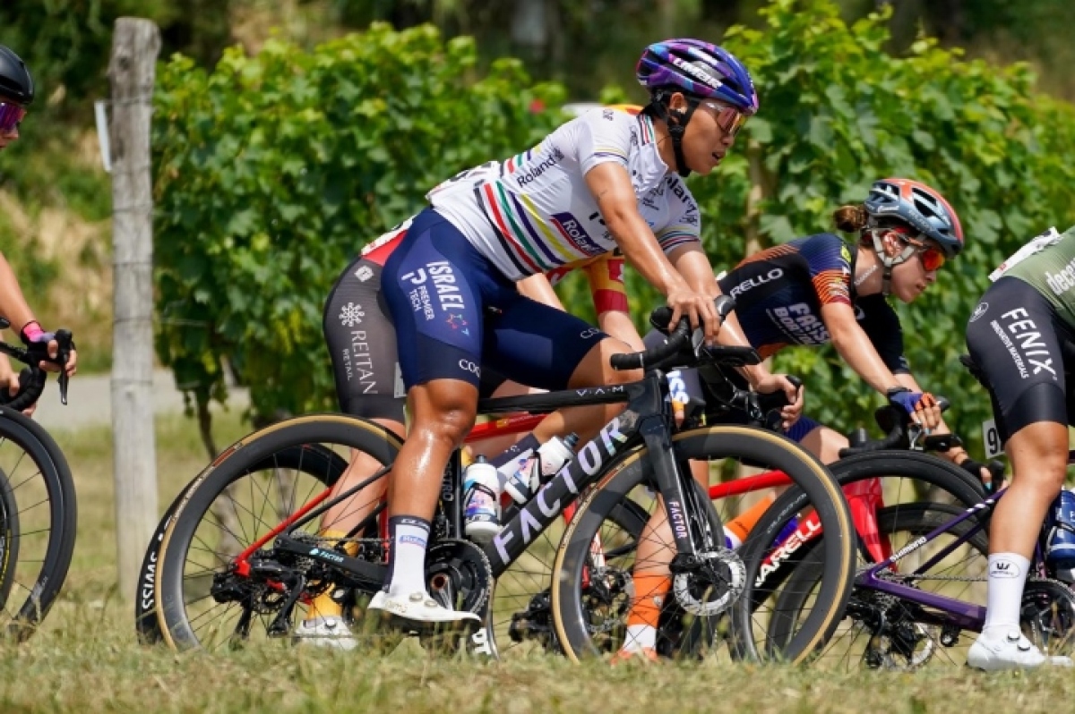 Leading Vietnamese cyclist Nguyen Thi That is playing for Israel-Premier Tech Roland of Switzerland to hone in skills for upcoming ASIAD Hangzhou 2023. (Photo: That's facebook)