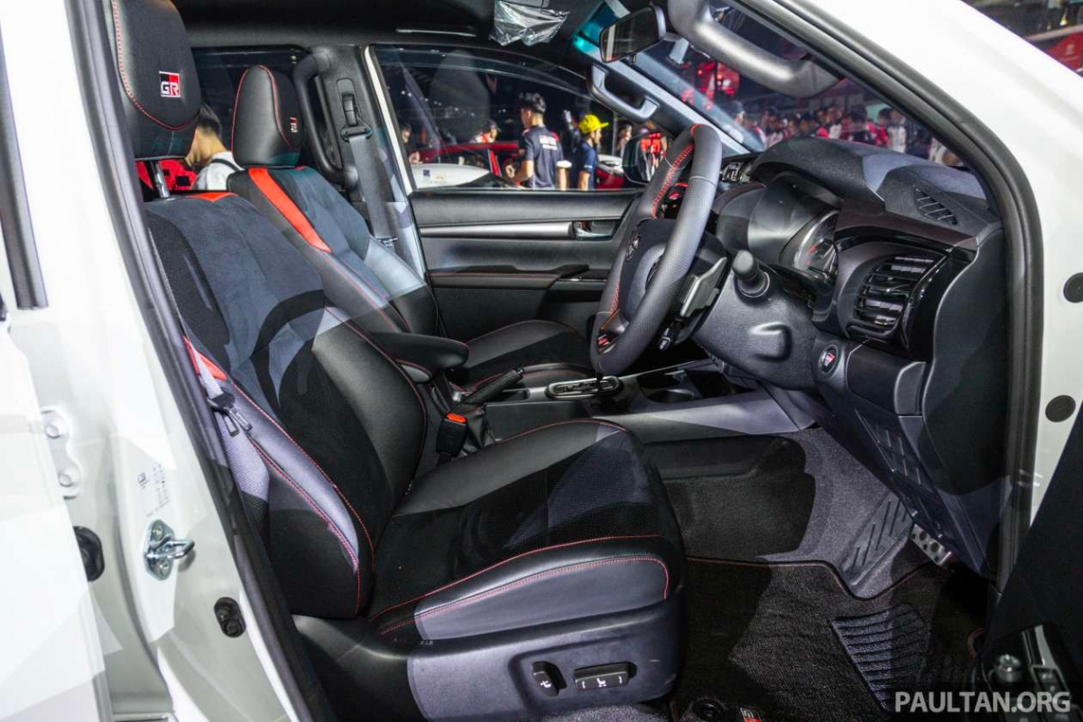 Toyota Hilux GR Sport tại thị trường Malaysia