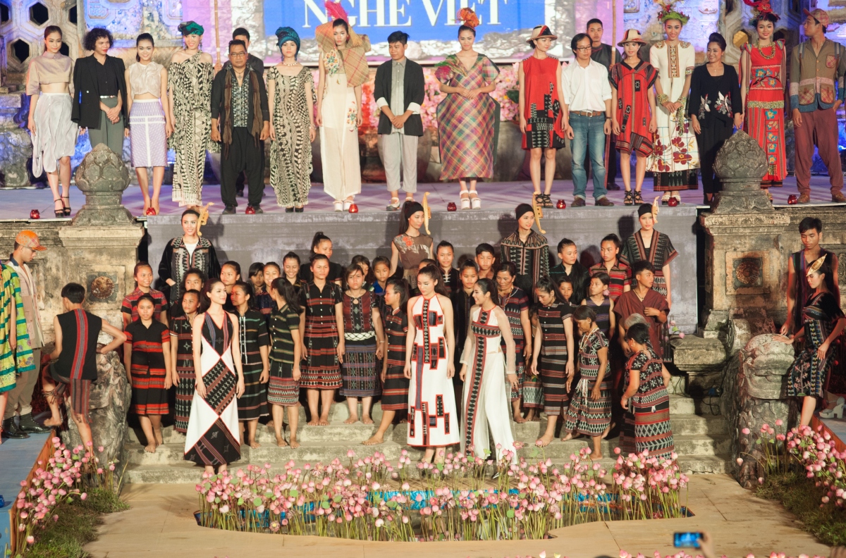 Lễ hội áo dài luôn được yêu thích trong các kỳ Festival Huế.
