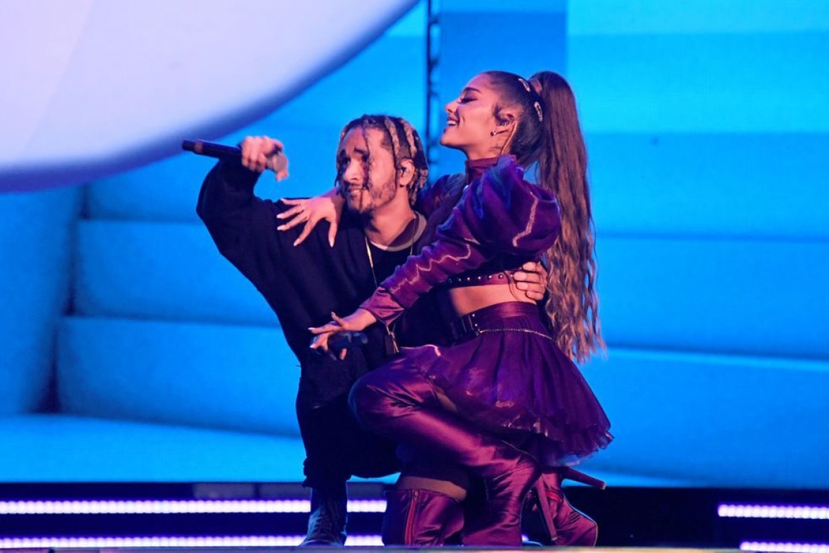 Ariana Grande và Mikey Foster.