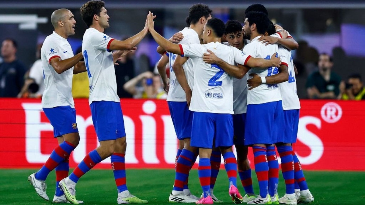 Barca một lần nữa vươn lên dẫn trước với pha ghi bàn may mắn của Raphinha ở phút 34. 