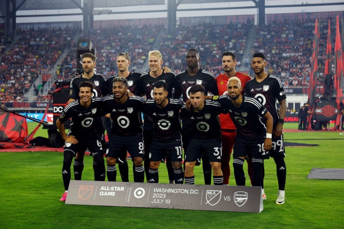 Đối thủ của họ là MLS All-Stars, với các cầu thủ ngôi sao của các đội đang chơi tại giải Nhà nghề Mỹ.