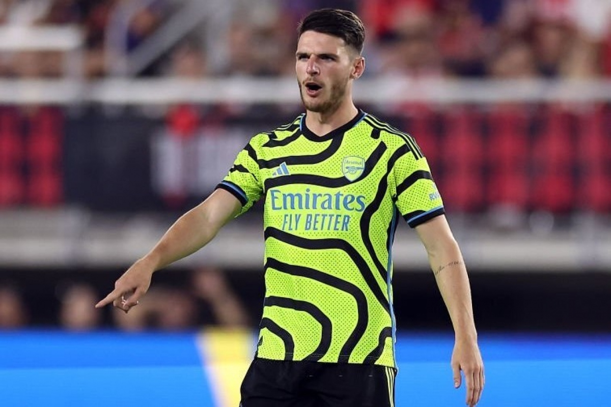 Phút 65, Jorginho rời sân, người thay thế anh Declan Rice, bom tấn trị giá 105 triệu Bảng. Declan Rice cũng là cầu thủ được quan tâm hàng đầu của Arsenal ở trận đấu này.