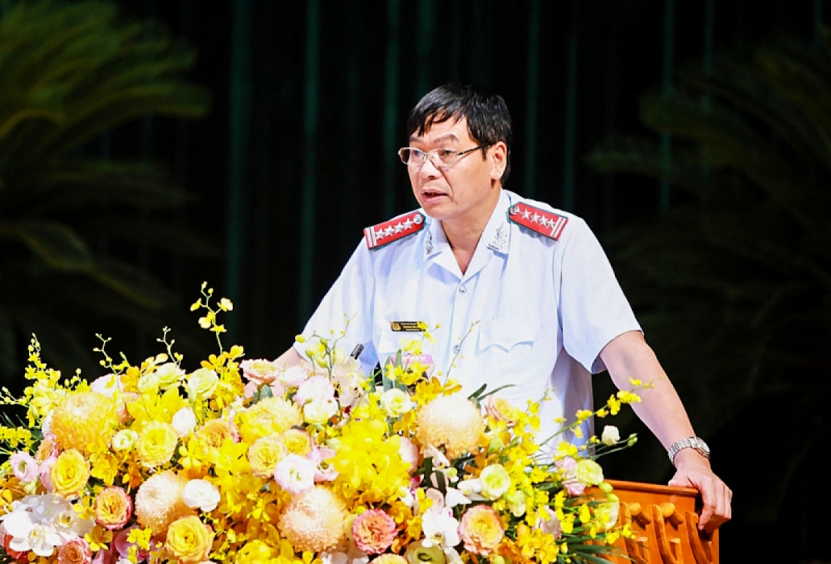 Ông Trương Văn Nam - Chánh Thanh tra tỉnh Bắc Giang báo cáo về công tác tiếp dân, giải quyết khiếu nại tố cáo oàn tỉnh đã tiếp 4.254 lượt người và kiến nghị, phản ánh giải quyết 2.913 vụ việc. 