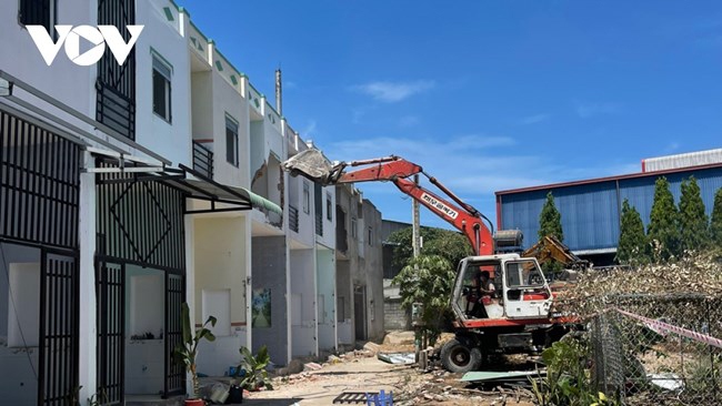 Các Bộ, ngành, địa phương, hiệp hội, doanh nghiệp tiếp tục đánh giá kỹ hiệu quả thực thi của các cơ chế, chính sách, pháp luật trong giải quyết khó khăn, vướng mắc cho thị trường bất động sản