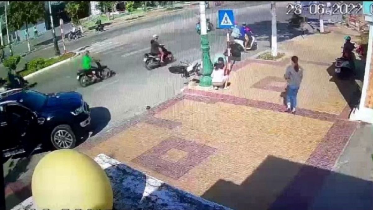 Hiện trường vụ tai nạn được camera ghi lại.