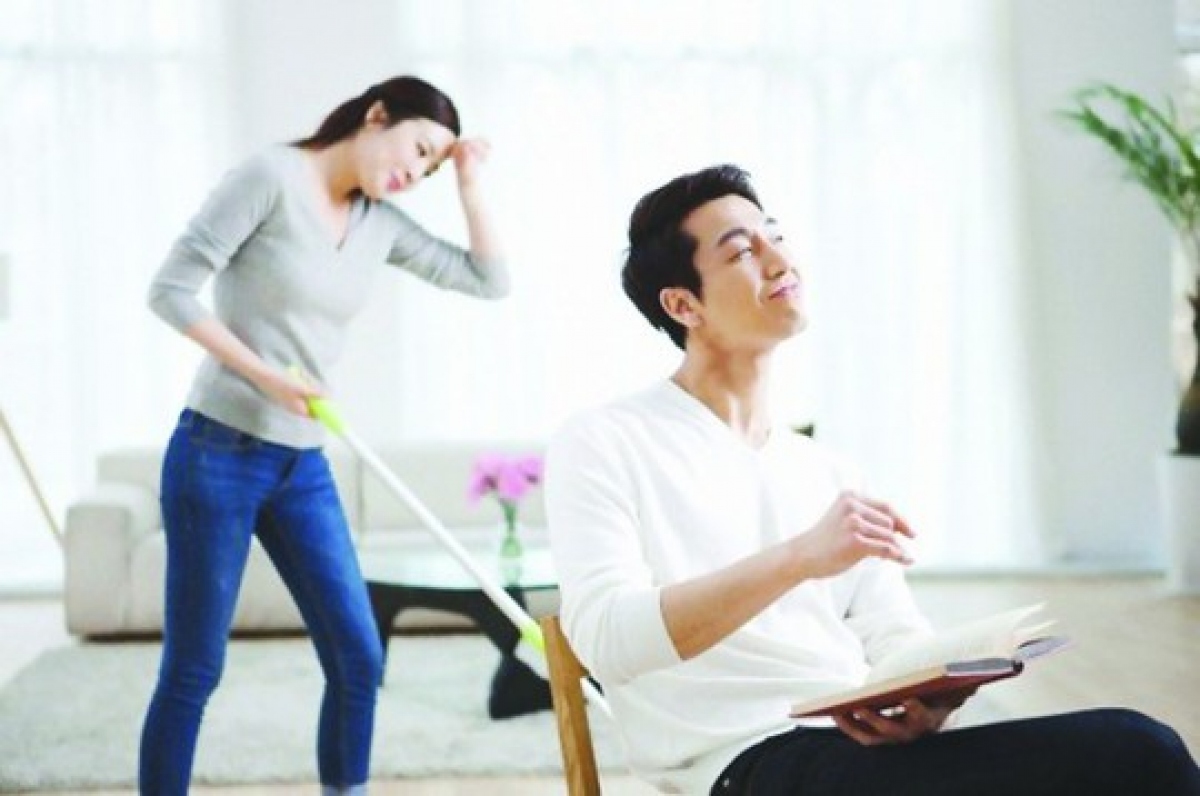 Chồng lúc nào cũng bày bừa để tôi phải dọn dẹp một mình. (Ảnh minh họa, nguồn: KT)