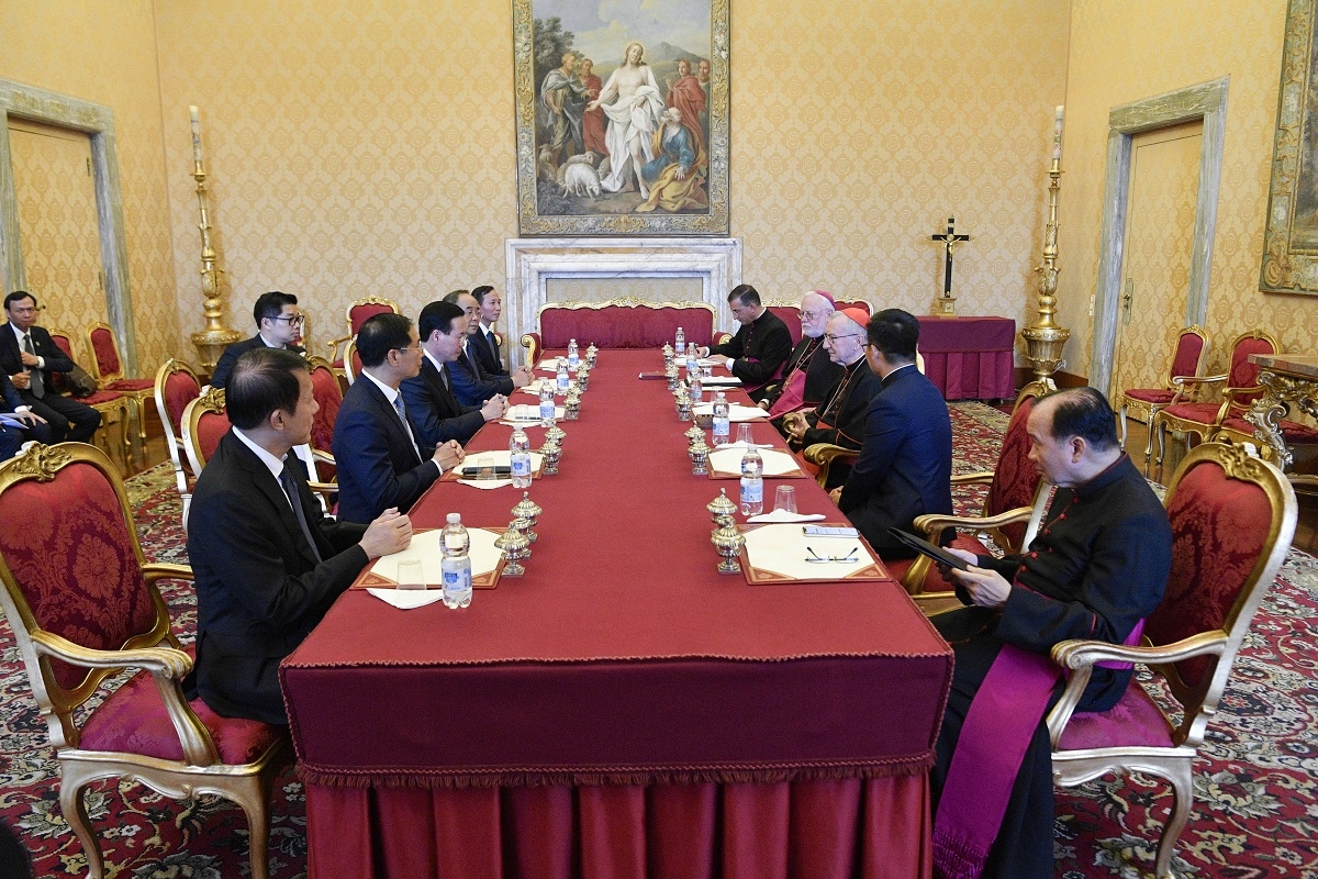 Chủ tịch nước Võ Văn Thưởng và Thủ tướng Vatican, Hồng y Pietro Parolin trao đổi tại cuộc gặp