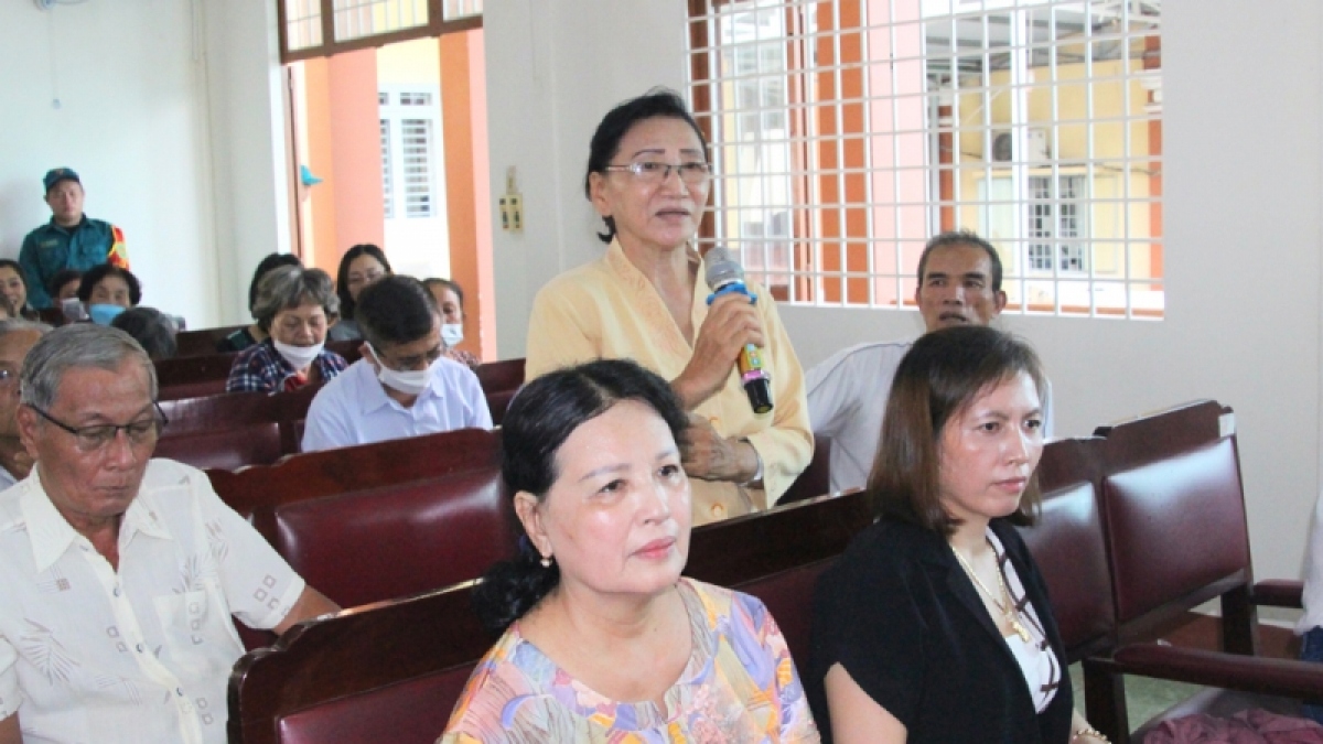 Cử tri phường Phú Thọ, thành phố Thủ Dầu Một nêu kiến nghị.