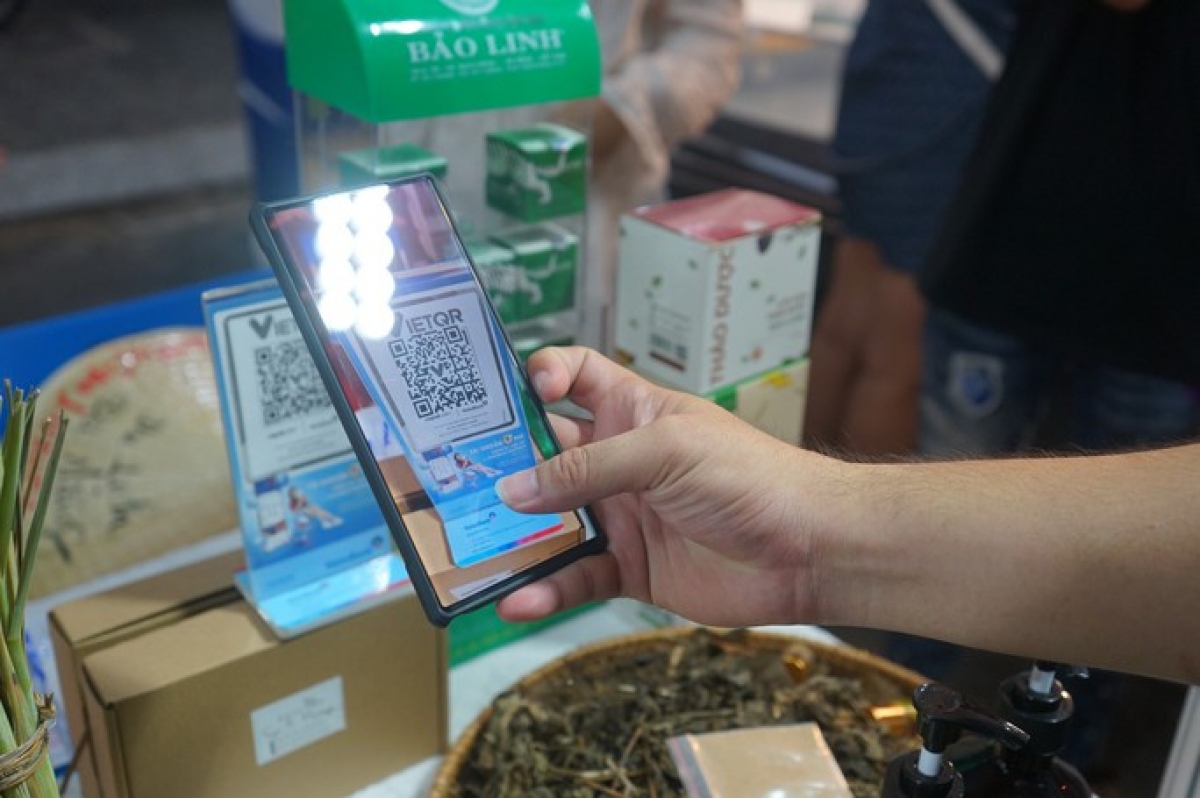 Cashless payment is encouraged at the fair by QR code scanning.  