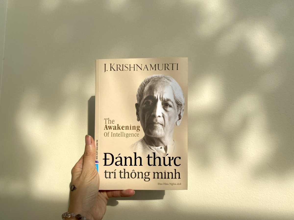 Tình yêu cũng là một chủ đề quan trọng trong cuốn sách "Đánh thức trí thông minh".