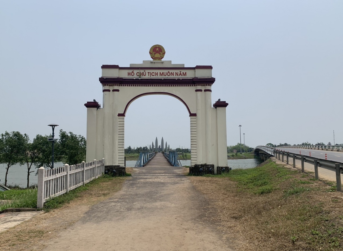 Di tích cầu Hiền Lương