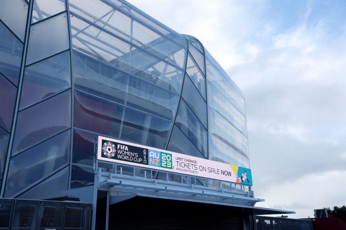 Quang cảnh bên ngoài sân Eden Park, nơi sẽ diễn ra lễ khai mạc và trận khai mạc World Cup nữ 2023. (Ảnh: Getty). 