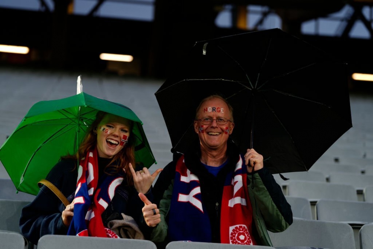 Một số CĐV Na Uy đã có mặt tại sân Eden Park. (Ảnh: Getty). 