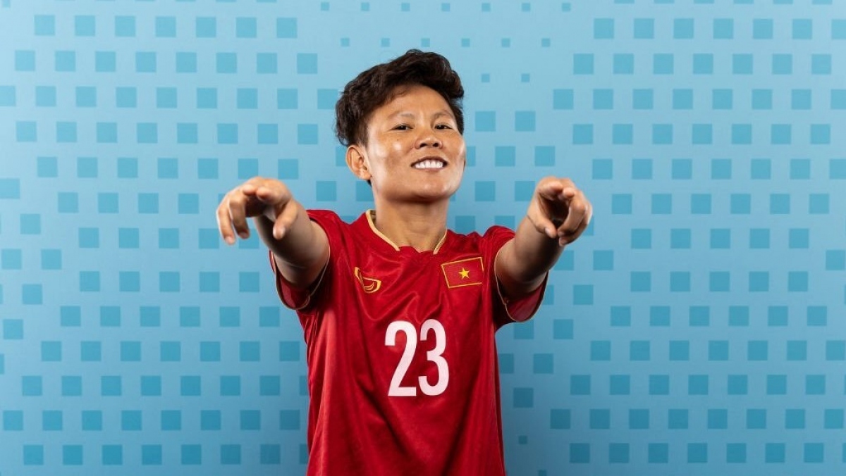 Bích Thùy, cầu thủ ghi bàn quyết định đưa ĐT nữ Việt Nam đến với World Cup, ăn mừng rất ''nhiệt''. 