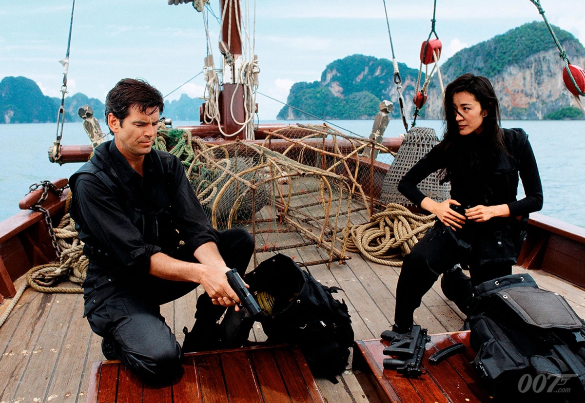 Pierce Brosnan và Dương Tử Quỳnh quay phim ở Thái Lan