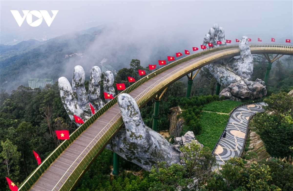 The Golden Bridge in Da Nang has been listed among the most iconic bridges around the world.