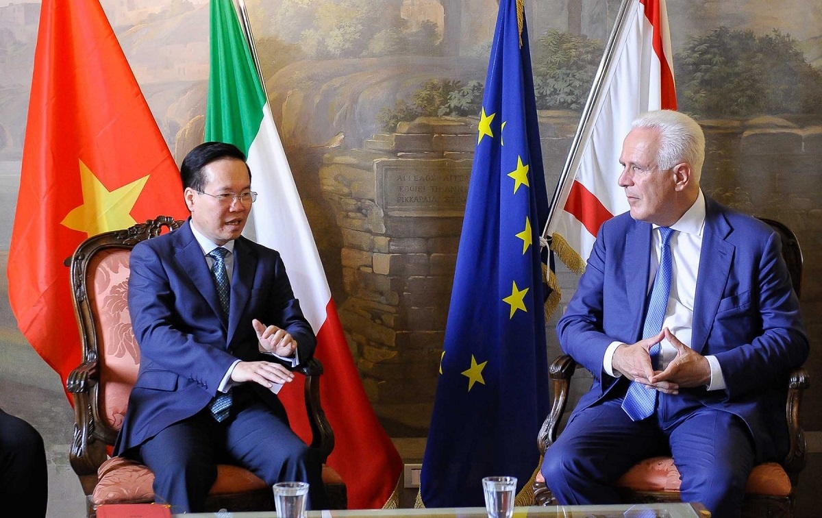 Chủ tịch nước Võ Văn Thưởng gặp Chủ tịch vùng Toscana, ông Eugenio Giani.