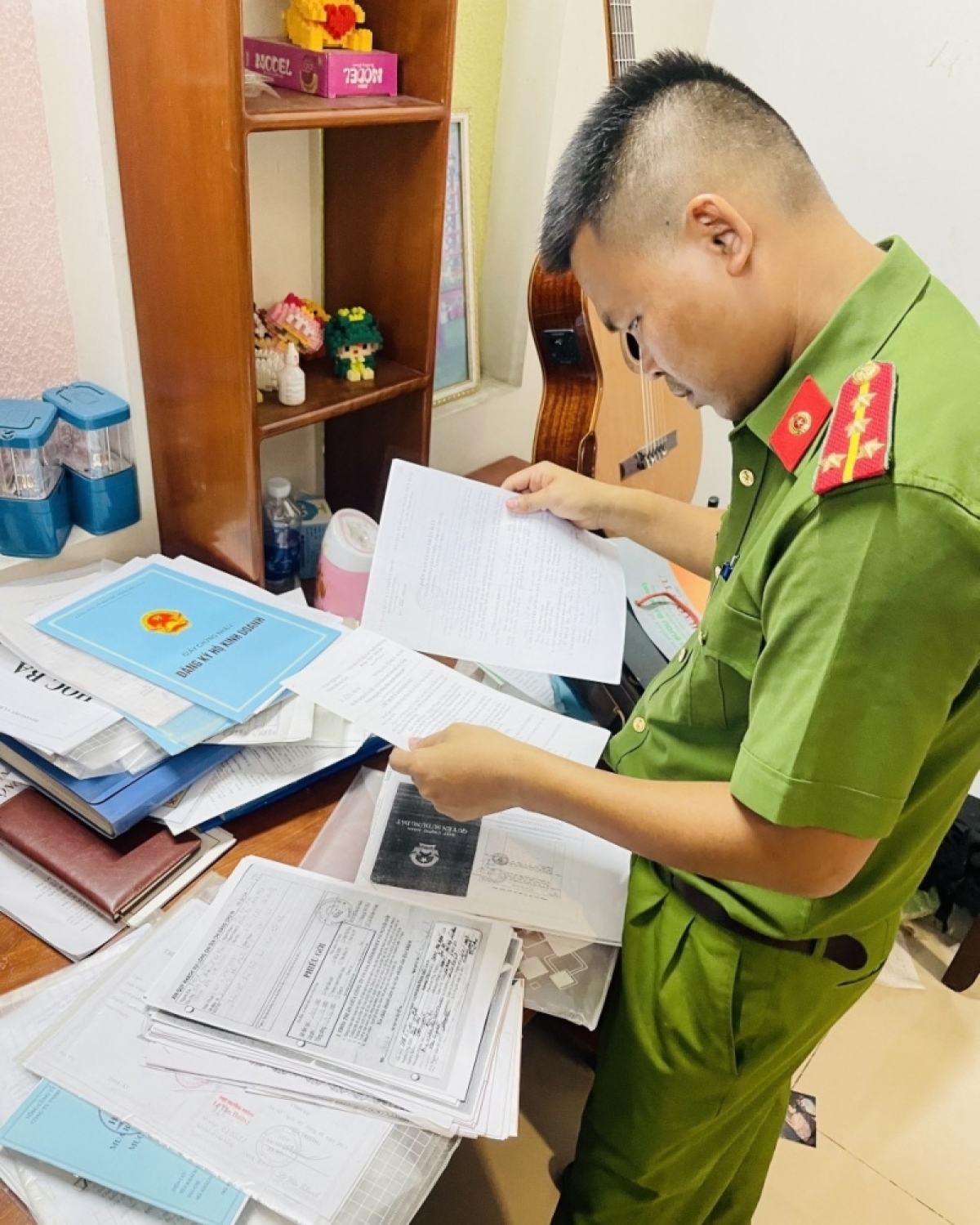 Khám xét nơi ở của đối tượng