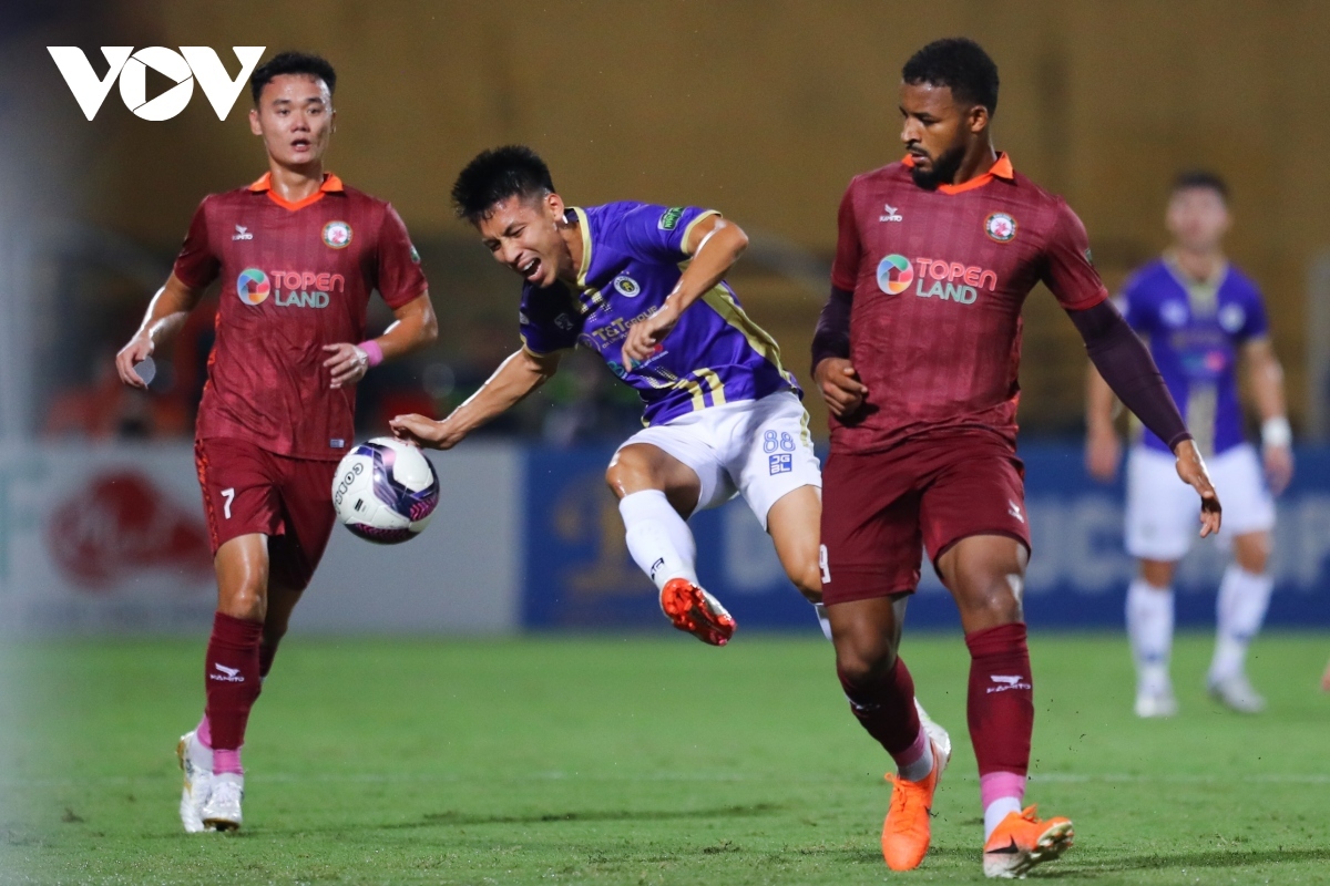 Hà Nội FC đối mặt thử thách khi tiếp đón Bình Định