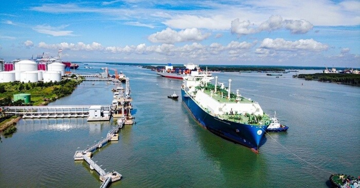 Đây là lần đầu tiên một tàu chở khí thiên nhiên hóa lỏng (LNG) nhập khẩu cập cảng biển Việt Nam. (Ảnh: PV GAS)