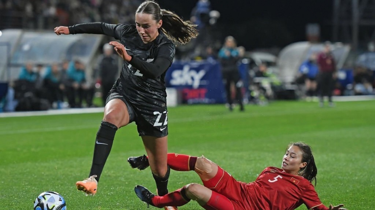 Milly Clegg (New Zealand) - 17 tuổi: Milly Clegg là cầu thủ trẻ nhất ĐT nữ New Zealand dự World Cup nữ 2023. Ở trận giao hữu với ĐT nữ Việt Nam hôm 9/7, tiền đạo này đã được vào sân trong 10 phút cuối.