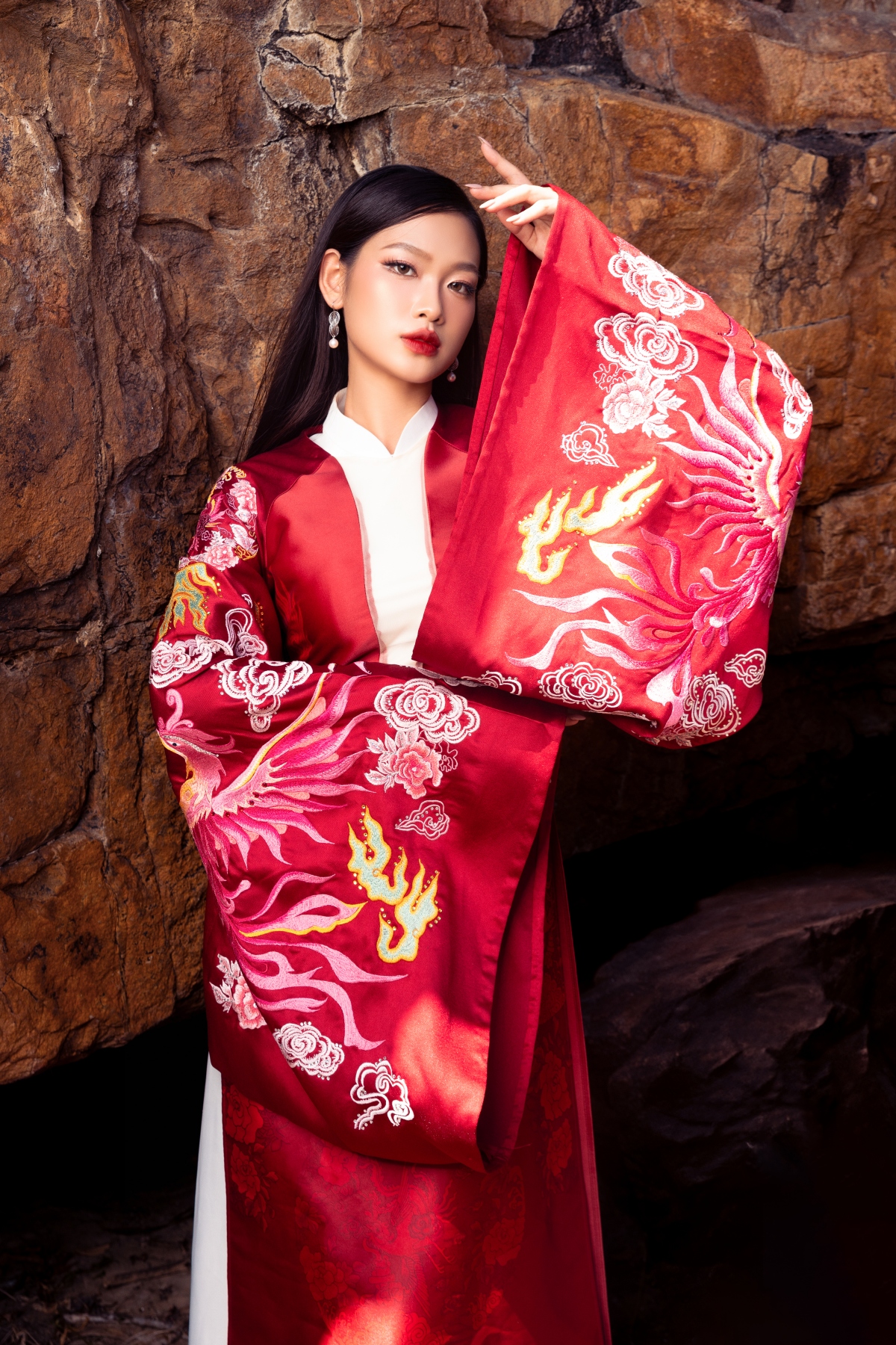 Các cô gái đều mang đến những shoot hình trong trẻo, duyên dáng, rạng rỡ.