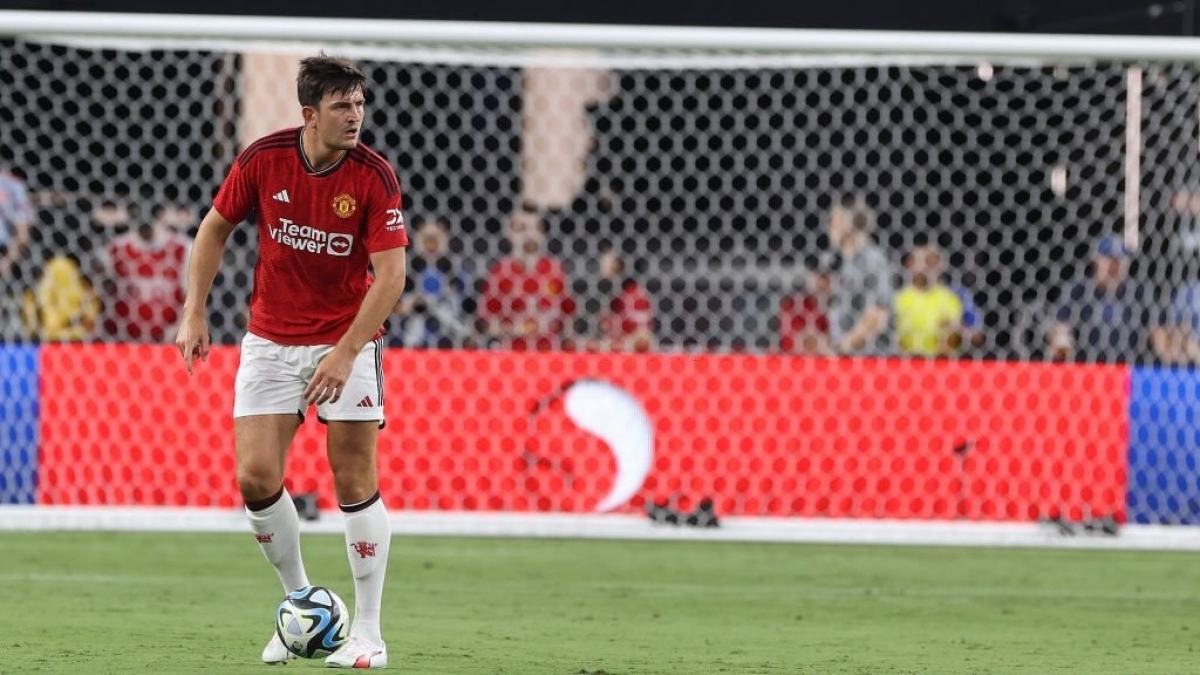 Phút 48 trong trận giao hữu giữa MU và Dortmund, Maguire chuyền bóng bất cẩn ở phần sân nhà khiến Quỷ đỏ suýt chịu bàn thua.