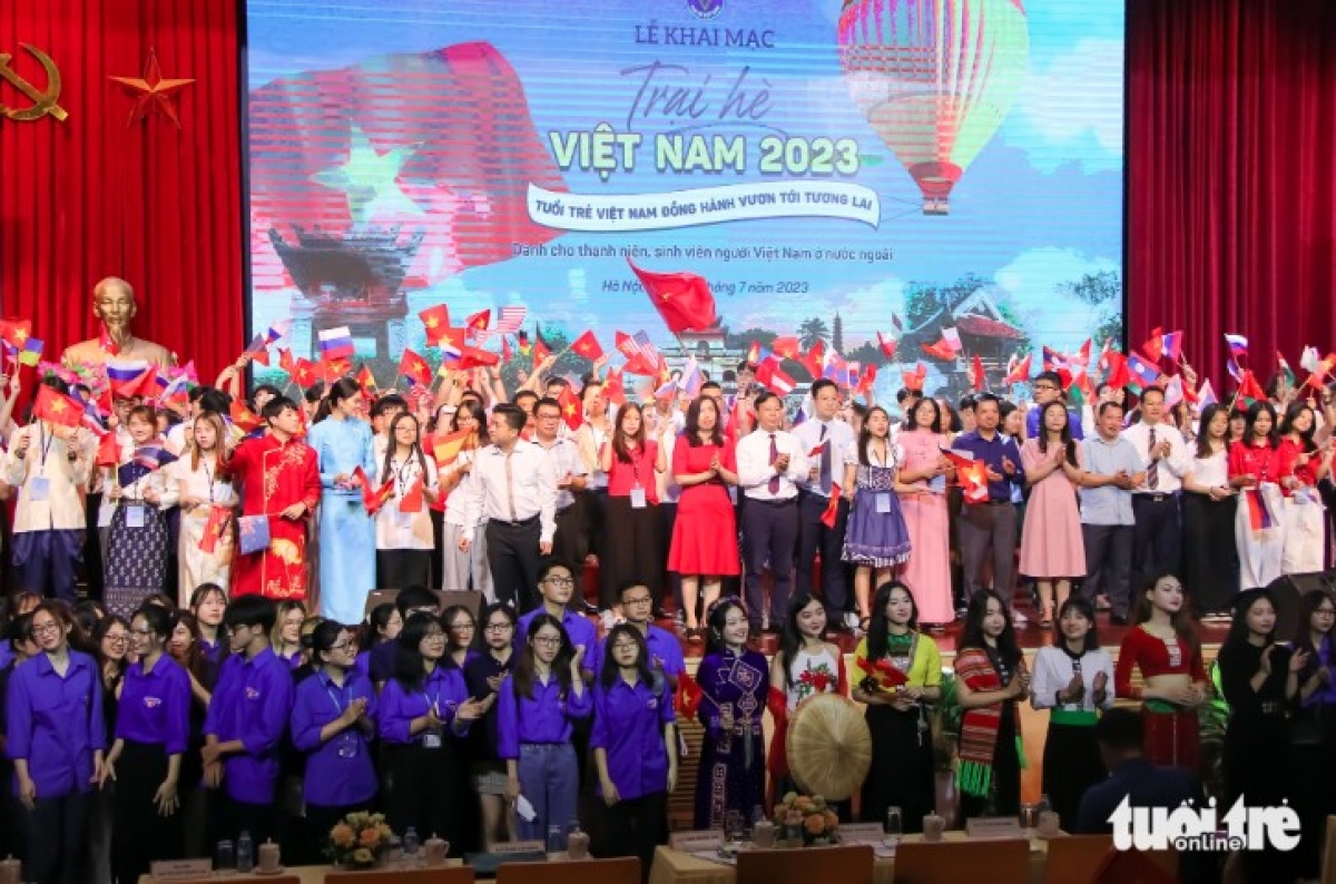 First held back in 2004, the camp has brought thousands of outstanding overseas Vietnamese youngsters from 16 to 24 years old in various fields to visit their motherland.