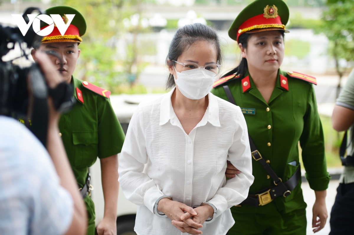 Theo thông báo từ HĐXX, phần tuyên án sẽ kéo dài.