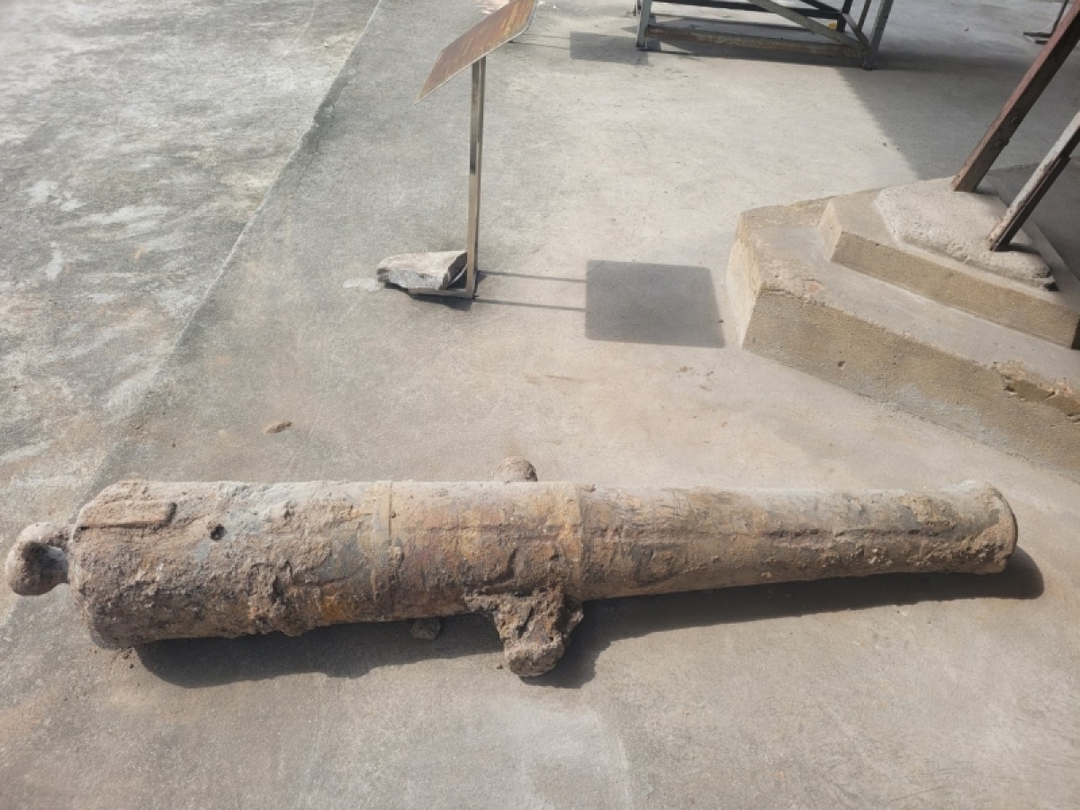 Giám định bước đầu, cơ quan chuyên môn xác định đây là khẩu súng thần công từ thời Nguyễn, gắn liền với công cuộc phòng thủ bờ biển thời bấy giờ (Ảnh: Bảo tàng Hải Phòng)