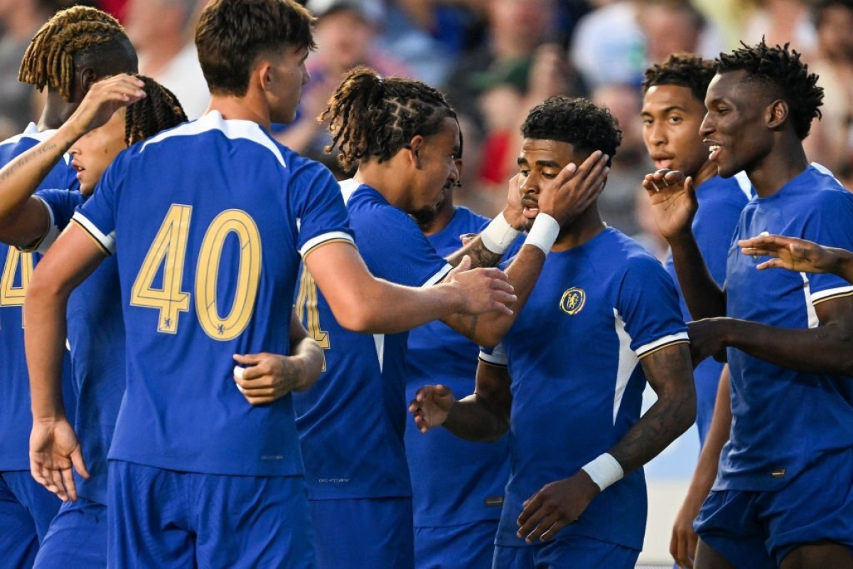 Tới phút 42, Ian Maatsen hoàn tất cú đúp, giúp Chelsea dẫn trước 2-0 sau hiệp 1.