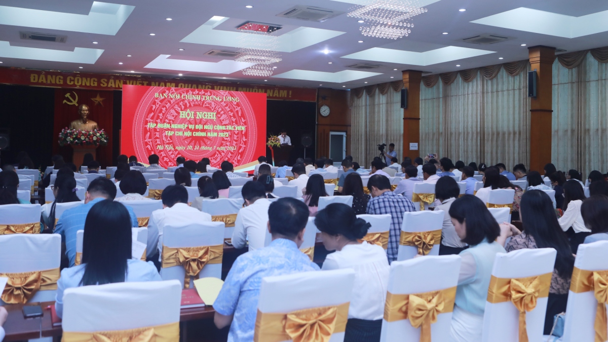 Toàn cảnh hội nghị.