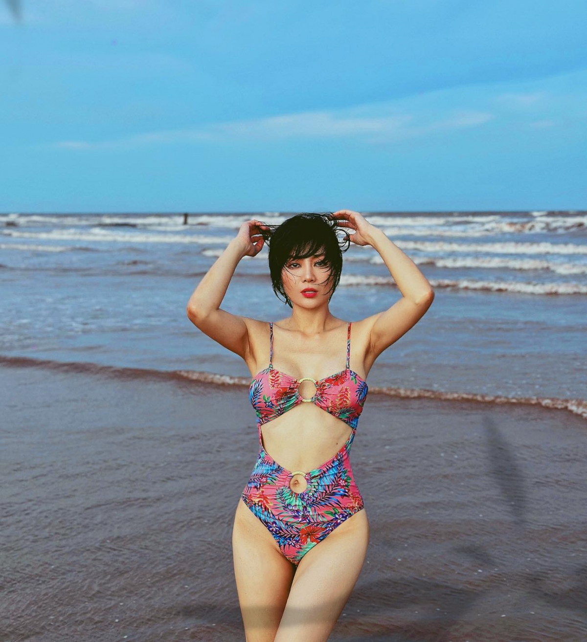 Để duy trì thân hình "đồng hồ cát" nóng bỏng thế này, Thanh Hương đã rất chăm chỉ tập luyện.