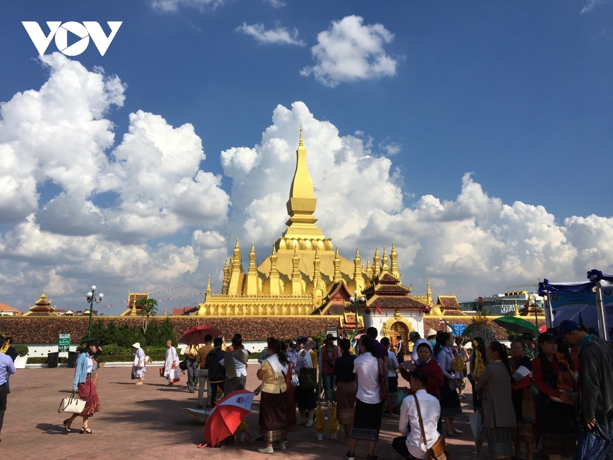 Thạt Luổng - điểm tham quan, hành hương nổi tiếng Vientiane.