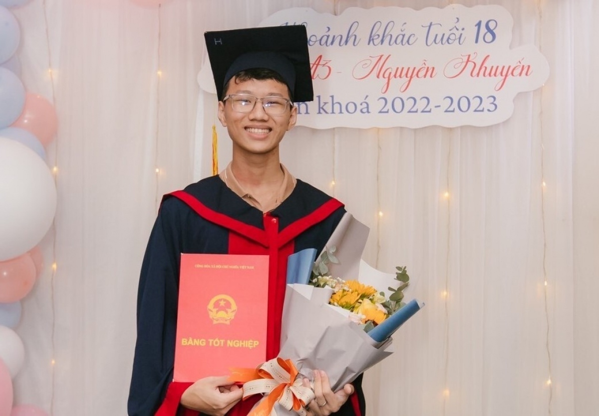 Vũ Hoàng Lương Huy thủ khoa khối A01.