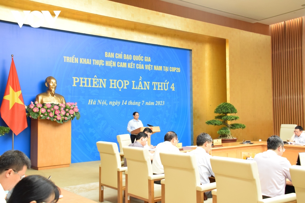 Thủ tướng chủ trì phiên họp triển khai thực hiện cam kết của Việt Nam tại COP26.