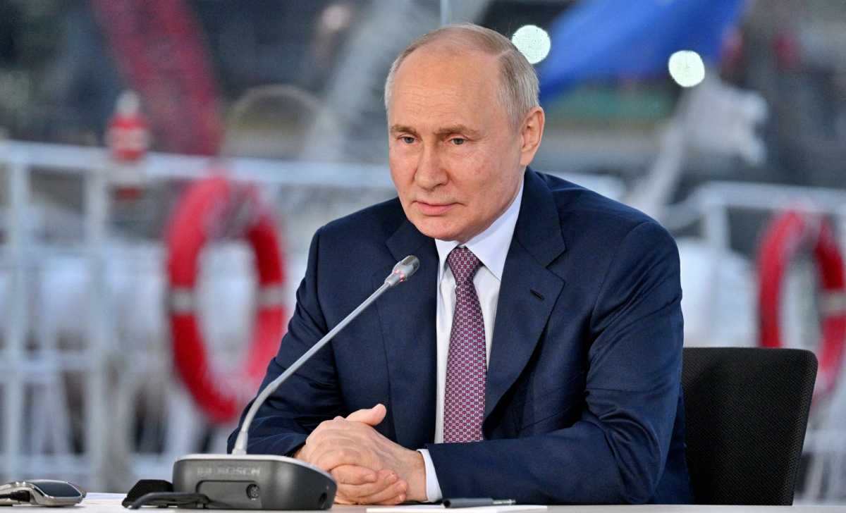 Tổng thống Nga Putin hội đàm với tổng thống Belarus Lukashenko (Ảnh: Reuters).