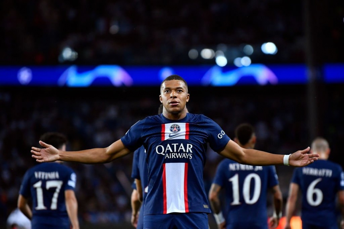3. PSG - 1,02 tỷ Euro