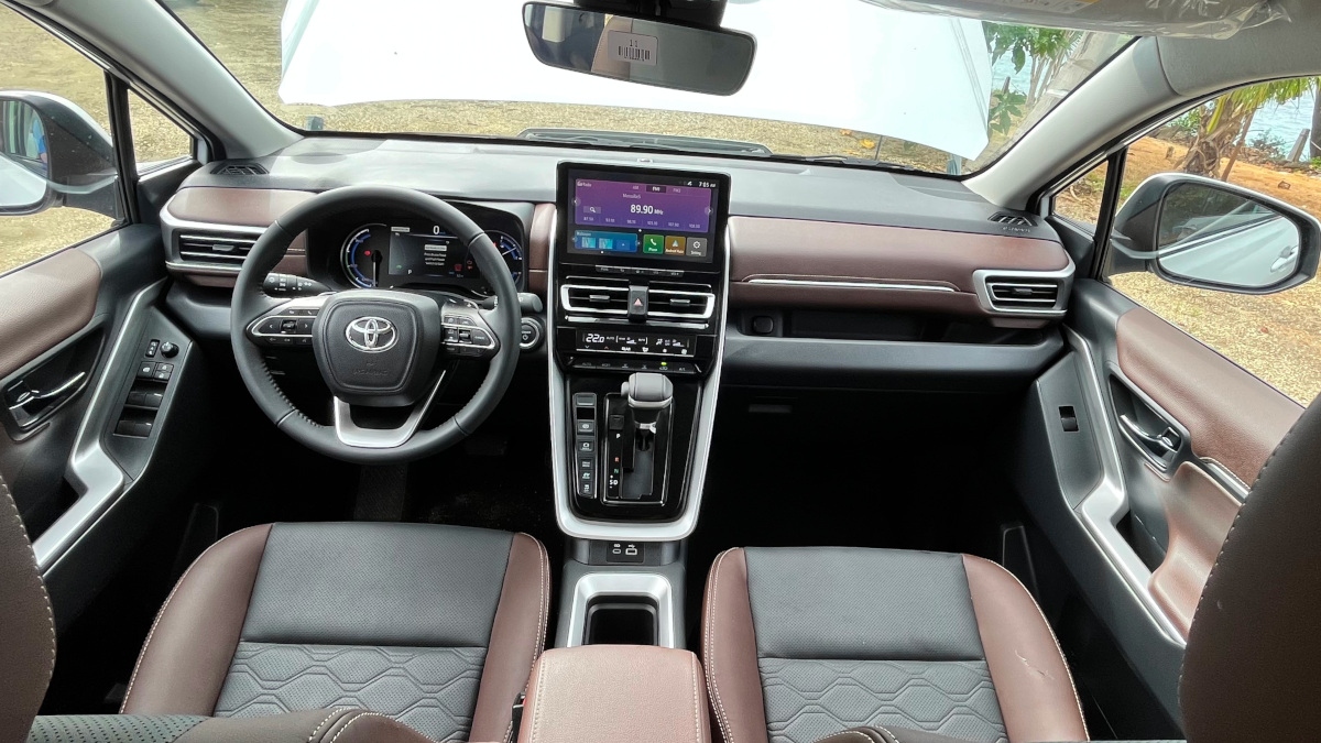 Toyota Innova thế hệ mới thiết kế nội thất hiện đại và tiện nghi.