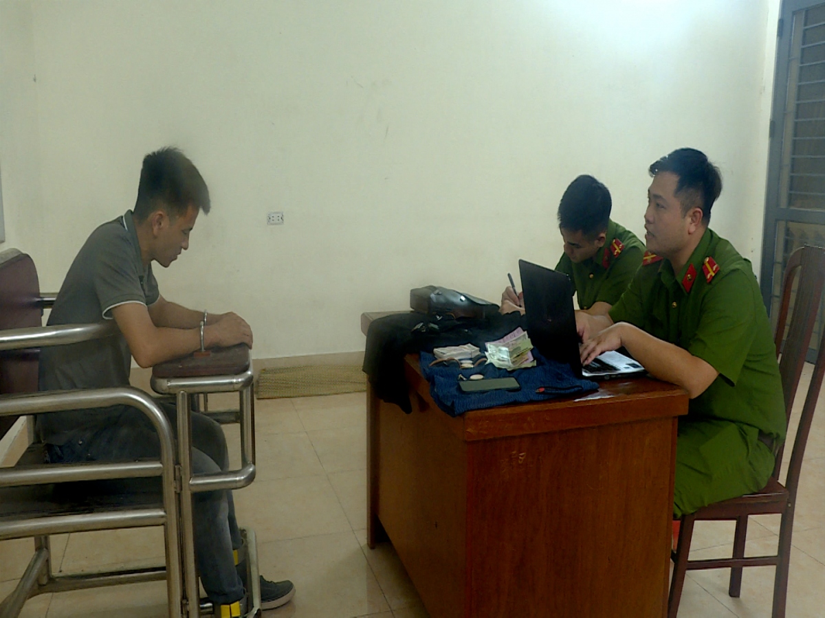Đối tượng Dũng tại cơ quan công an