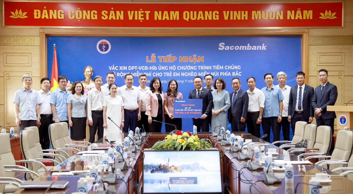 Bộ Y tế tiếp nhận 72.300 vaccine DPT-VGB-Hib (vaccine 5 trong 1). (Ảnh: Trần Minh)