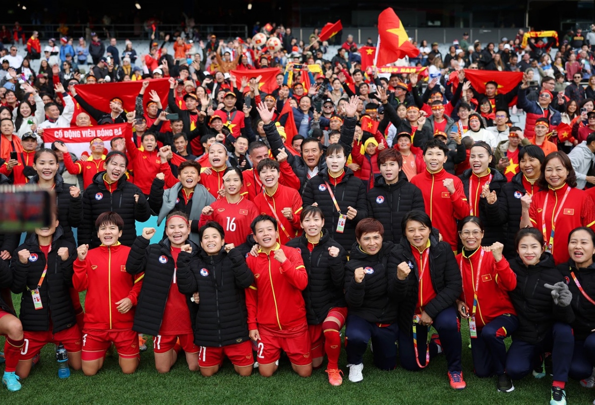 During their first appearance in the FIFA Women’s World Cup, the Vietnamese women's team receive enthusiastic cheers from a large number of supporters.